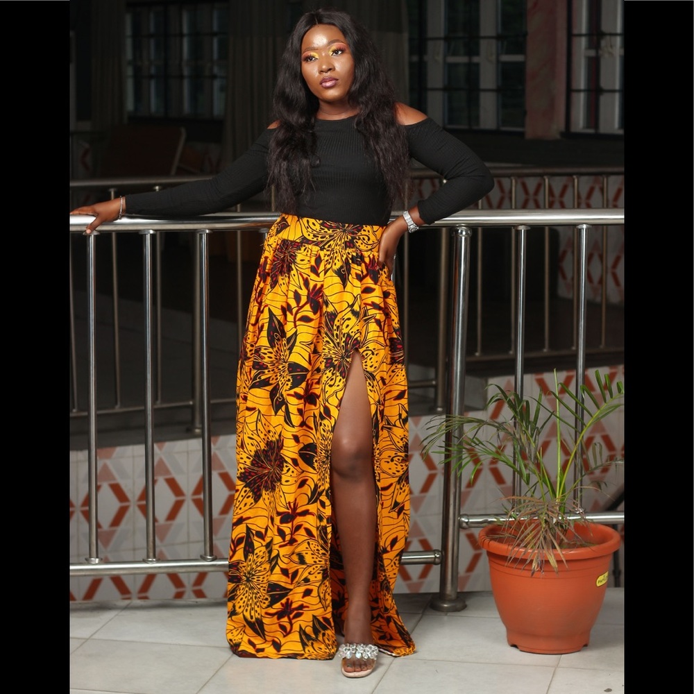 African Print Maxi skirt with a slit, high waist - Picture 2 of 8